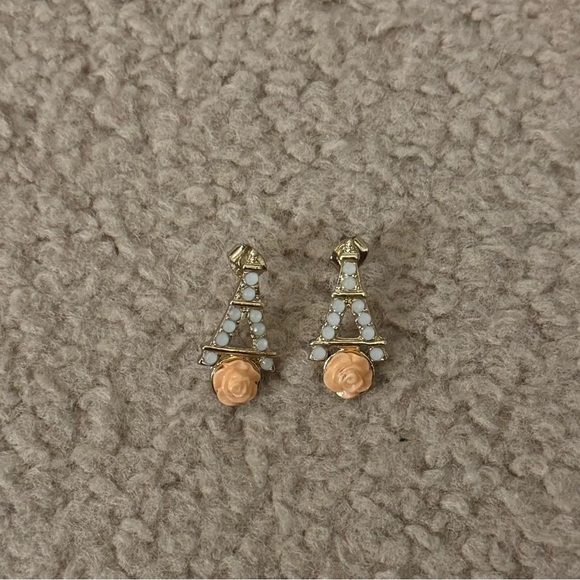 Eiffel Tower Earrings - Picture 1 of 2